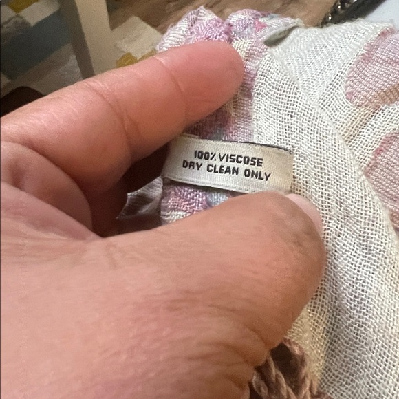 Vismaya Anthropolgie style Boho Crinkle Embroidered Fringe Scarf Wrap - Picture 5 of 6